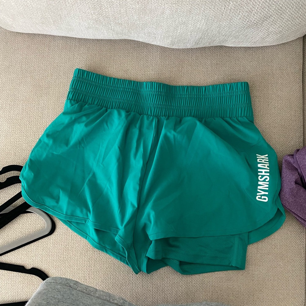 GYMSHARK SHORTS